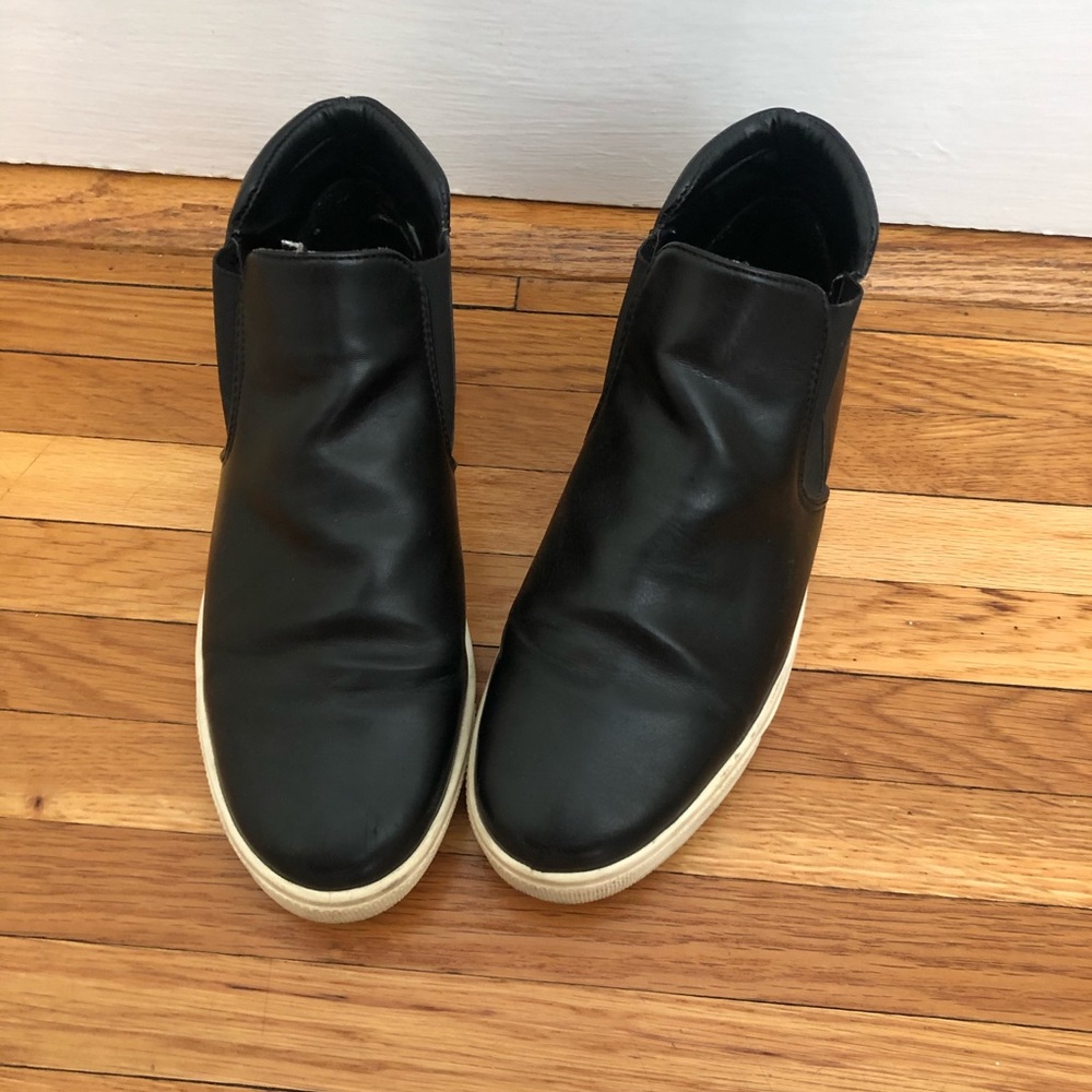 Leather sneakers